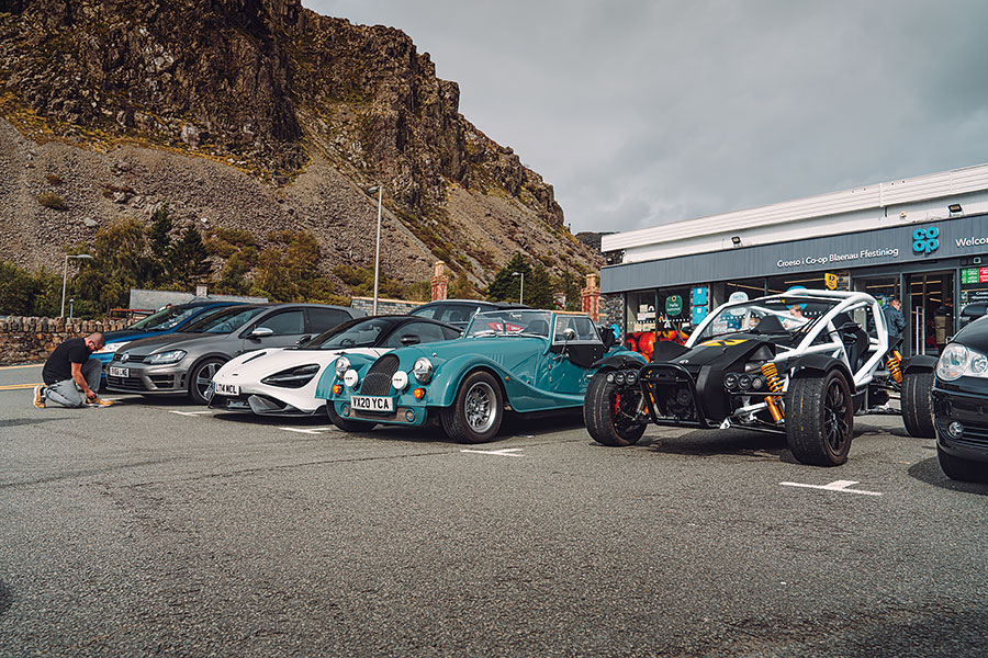 歡度節慶好高興,不過高興之前首先要把你自己和大小行李送抵節日會場。