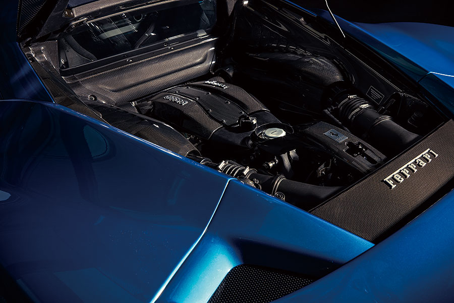 「要玩就玩大的,不然滾回家」,此乃百試不爽的慶節策略,在此同樣適用。不過這回合上場的都是獸性非同小可的大人物,切磋還是稍等雨勢暫止吧……