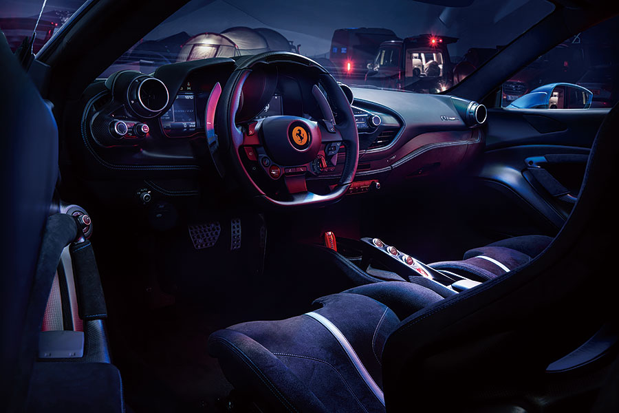 「要玩就玩大的,不然滾回家」,此乃百試不爽的慶節策略,在此同樣適用。不過這回合上場的都是獸性非同小可的大人物,切磋還是稍等雨勢暫止吧……