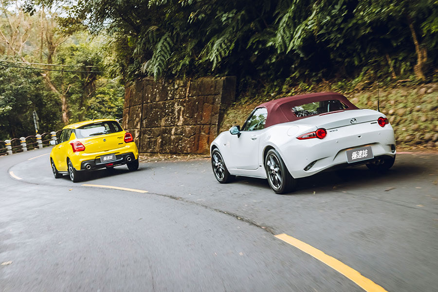 雖然我們享受著自排所帶來的便利與方便,但眼下這兩部手排車,我輩倒覺得比自排還好開,這是甚麼奇妙的邏輯呢!?看下去便知分曉。