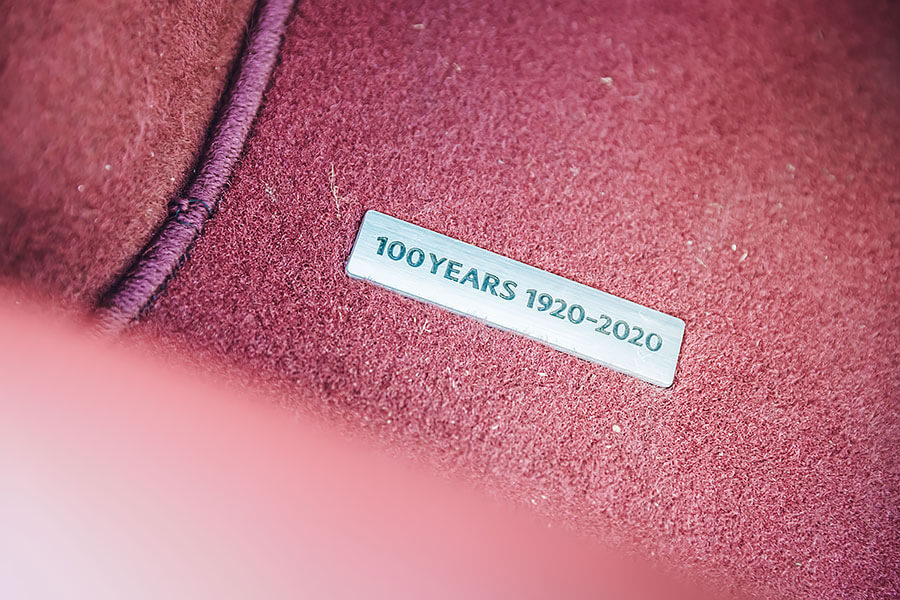 雖然我們享受著自排所帶來的便利與方便,但眼下這兩部手排車,我輩倒覺得比自排還好開,這是甚麼奇妙的邏輯呢!?看下去便知分曉。