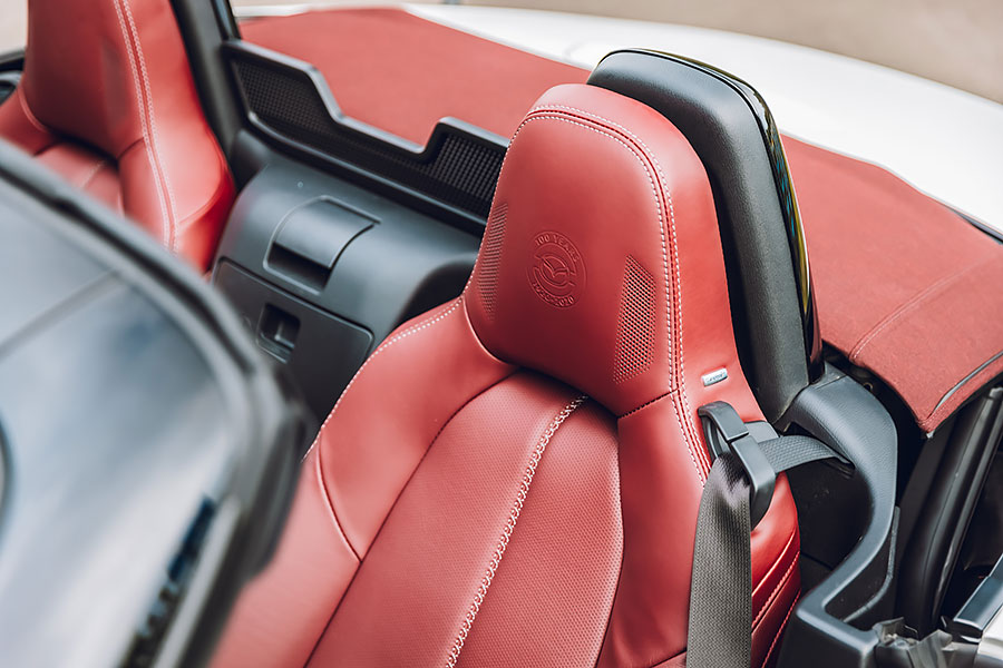 雖然我們享受著自排所帶來的便利與方便,但眼下這兩部手排車,我輩倒覺得比自排還好開,這是甚麼奇妙的邏輯呢!?看下去便知分曉。