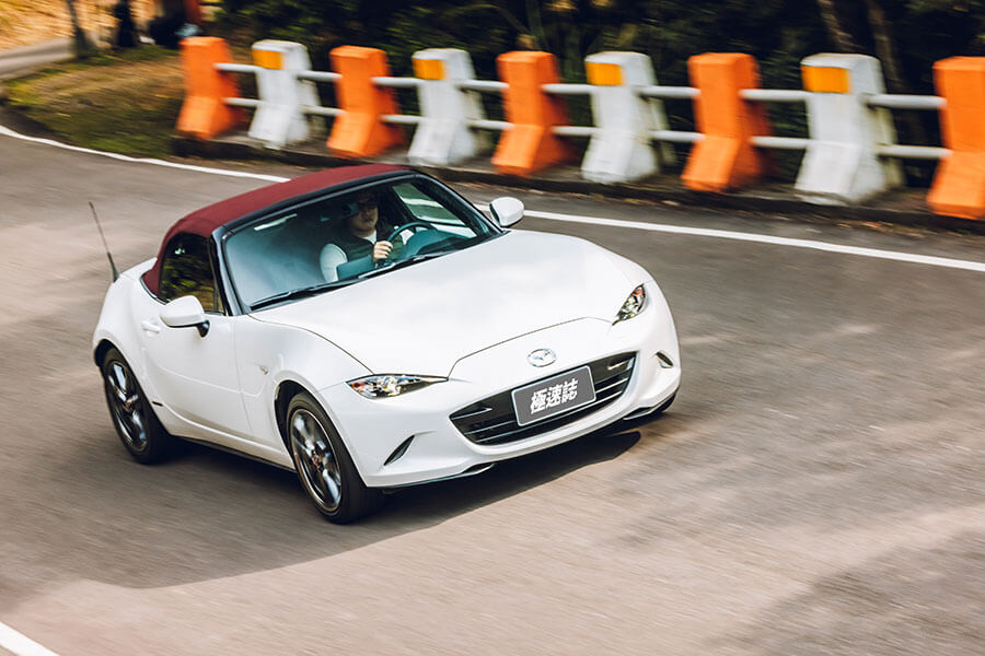 雖然我們享受著自排所帶來的便利與方便,但眼下這兩部手排車,我輩倒覺得比自排還好開,這是甚麼奇妙的邏輯呢!?看下去便知分曉。