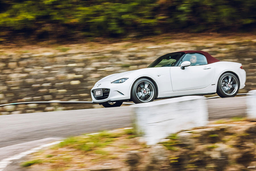 雖然我們享受著自排所帶來的便利與方便,但眼下這兩部手排車,我輩倒覺得比自排還好開,這是甚麼奇妙的邏輯呢!?看下去便知分曉。