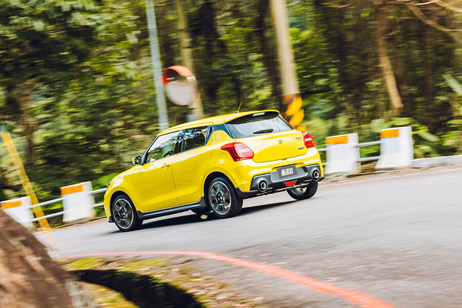 雖然我們享受著自排所帶來的便利與方便,但眼下這兩部手排車,我輩倒覺得比自排還好開,這是甚麼奇妙的邏輯呢!?看下去便知分曉。