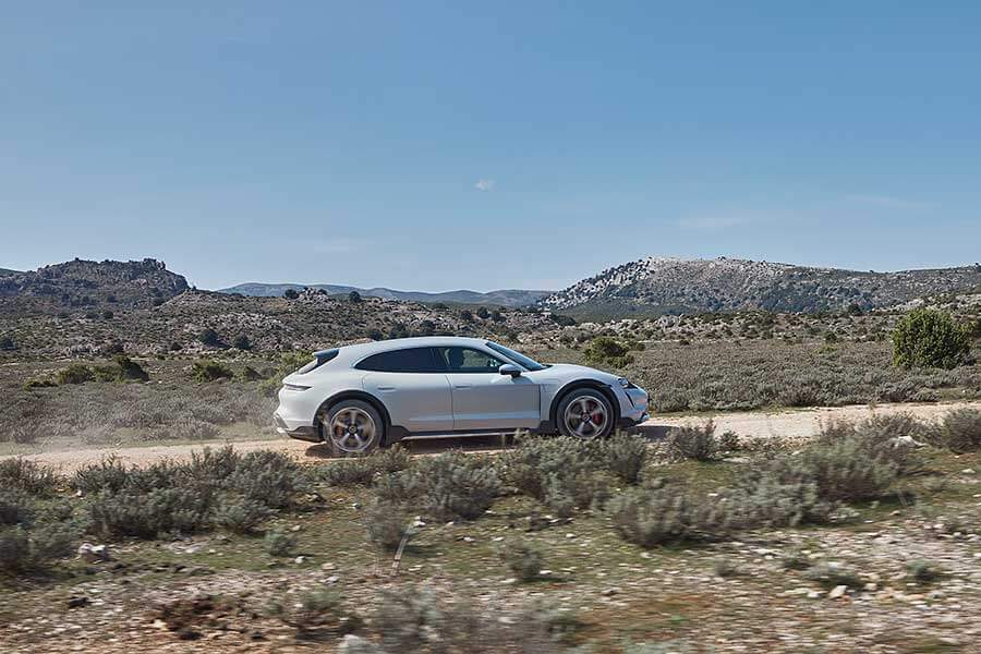 你各位放在心中已久的純電跨界旅行的夢想,保時捷正式實現了!