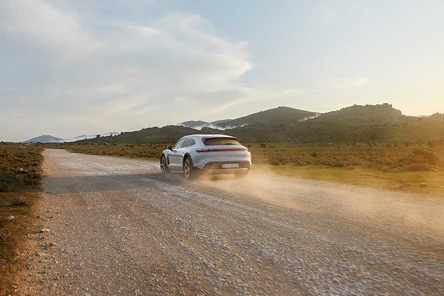 你各位放在心中已久的純電跨界旅行的夢想,保時捷正式實現了!