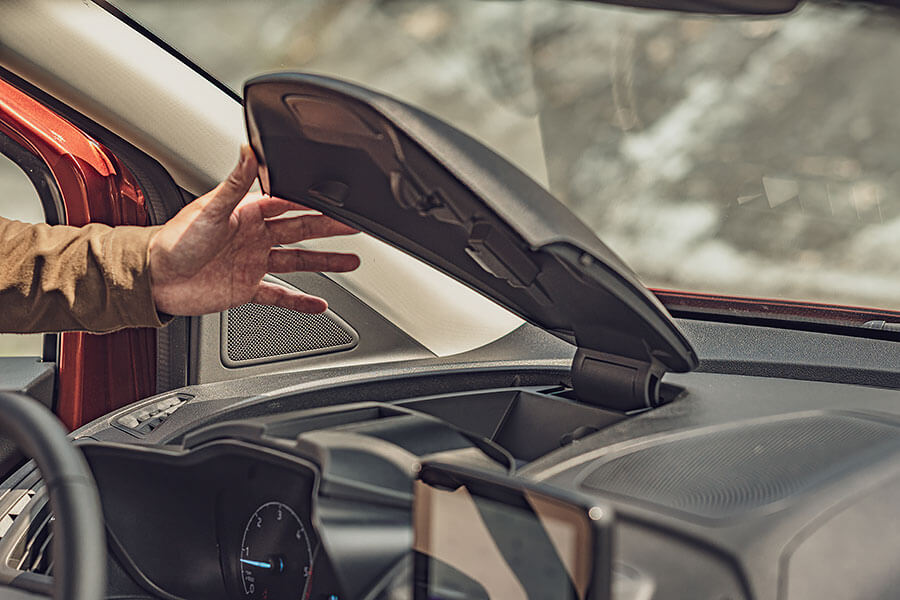 凱弟在商旅車市場上紮根相當深,此次新秀Tourneo Connect是否具備突破防線的本事?我們在此先設下幾道關卡……。