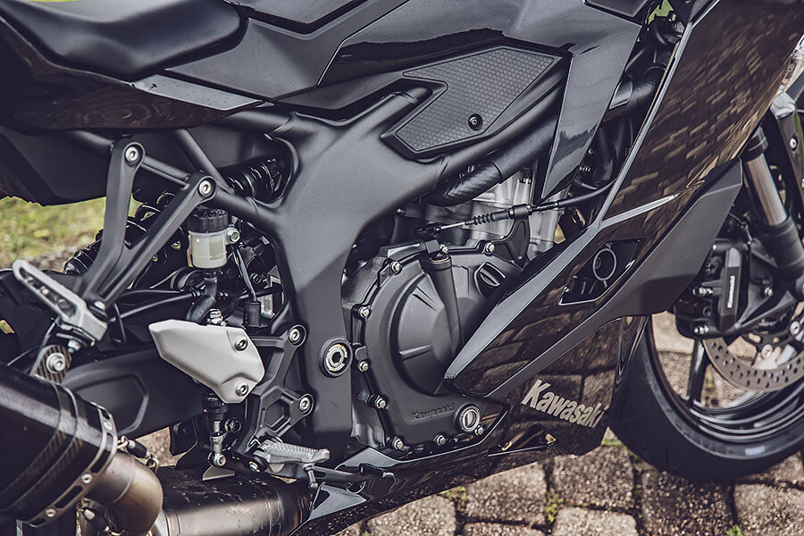 再次打下新紀元的川崎,不斷以瘋狂的行徑勇於創新的心境,推出一部又一部令人大為驚豔的陸上逸品。