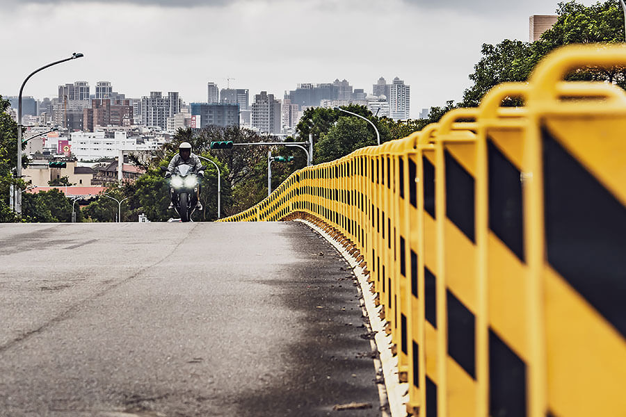 再次打下新紀元的川崎,不斷以瘋狂的行徑勇於創新的心境,推出一部又一部令人大為驚豔的陸上逸品。