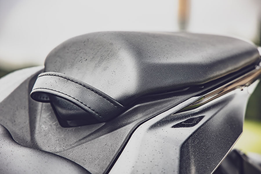 再次打下新紀元的川崎,不斷以瘋狂的行徑勇於創新的心境,推出一部又一部令人大為驚豔的陸上逸品。