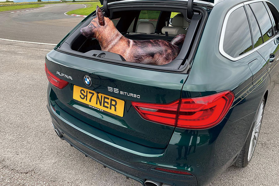 超級旅行車中最壞最兇的大野狼到底出自何門何派呢?家中各人會認同你的選擇嗎?且看奧迪RS 6、賓士E 63 S和Alpina B5一決高下。