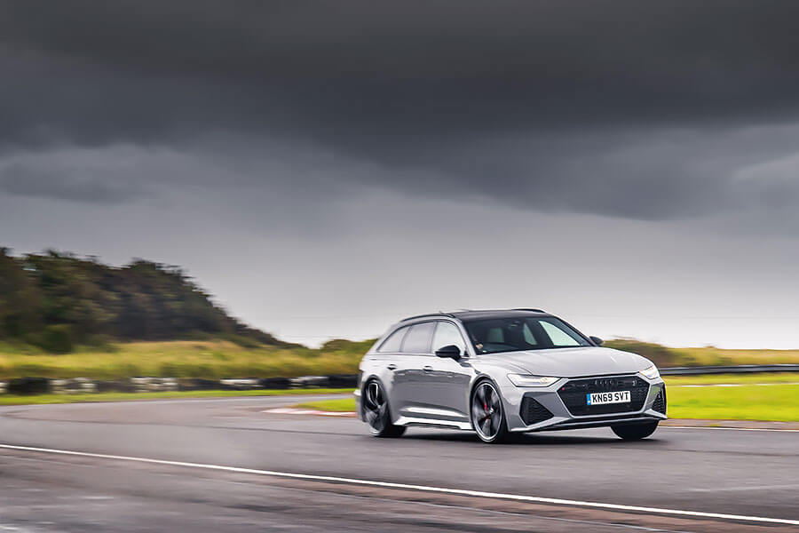 超級旅行車中最壞最兇的大野狼到底出自何門何派呢?家中各人會認同你的選擇嗎?且看奧迪RS 6、賓士E 63 S和Alpina B5一決高下。