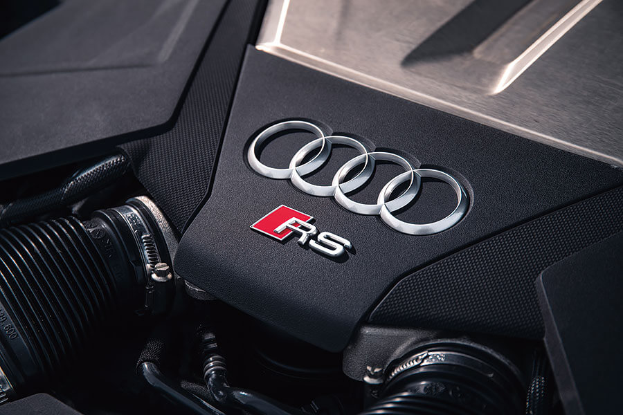 超級旅行車中最壞最兇的大野狼到底出自何門何派呢?家中各人會認同你的選擇嗎?且看奧迪RS 6、賓士E 63 S和Alpina B5一決高下。