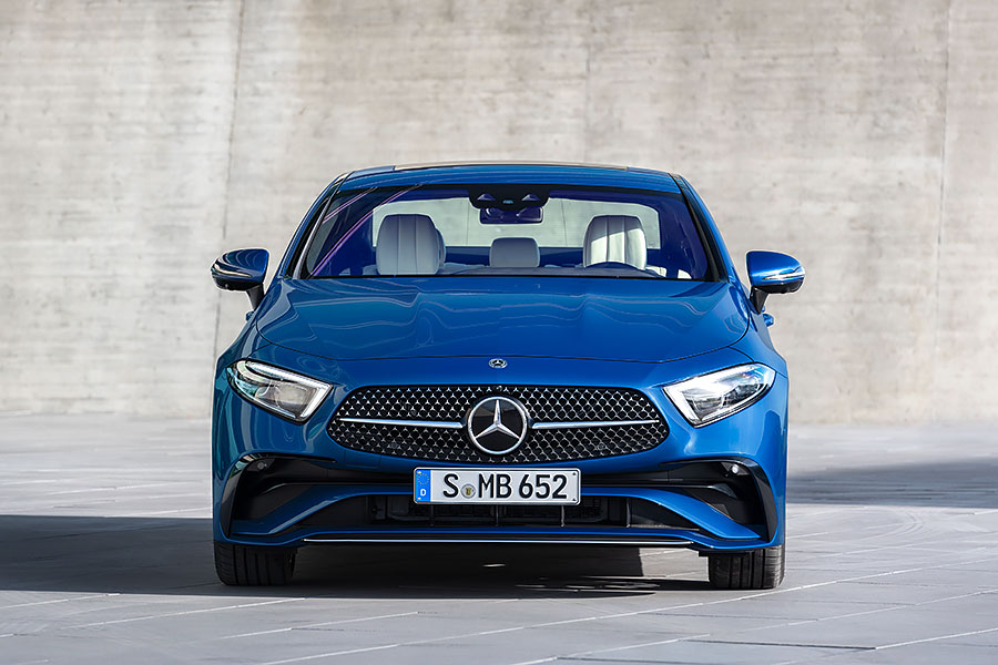 在時尚的世界裡,不夠入時可是不行的。