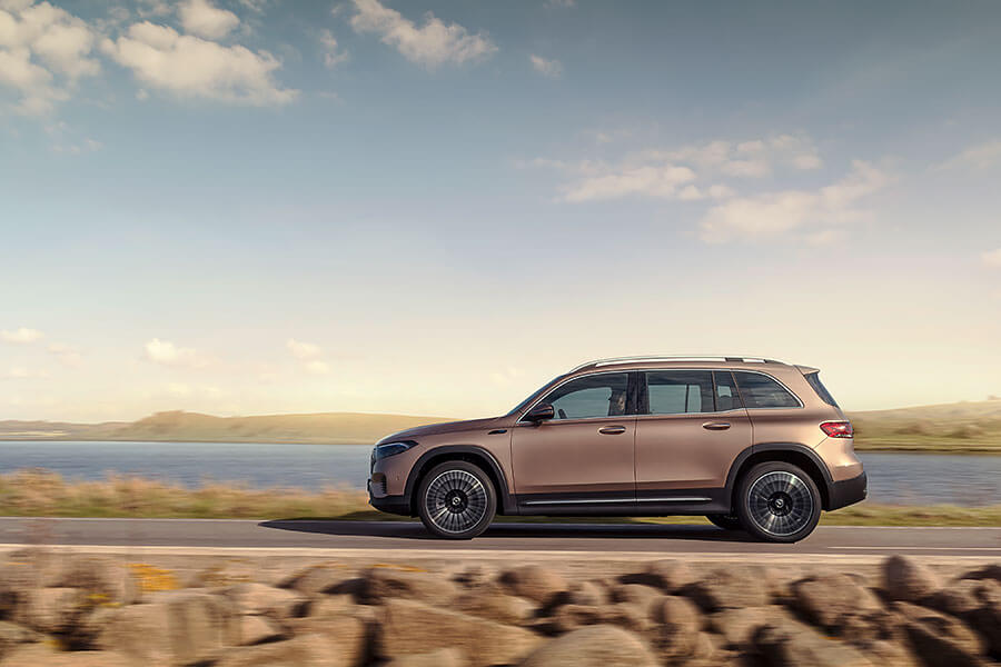 原本被戲稱為家用小冰箱的賓士GLB,這下真的變成名符其實的電冰箱了。