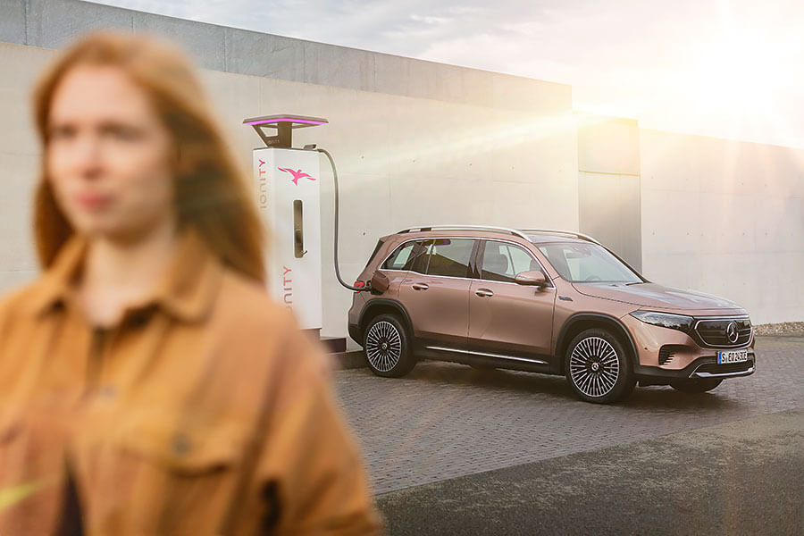 原本被戲稱為家用小冰箱的賓士GLB,這下真的變成名符其實的電冰箱了。