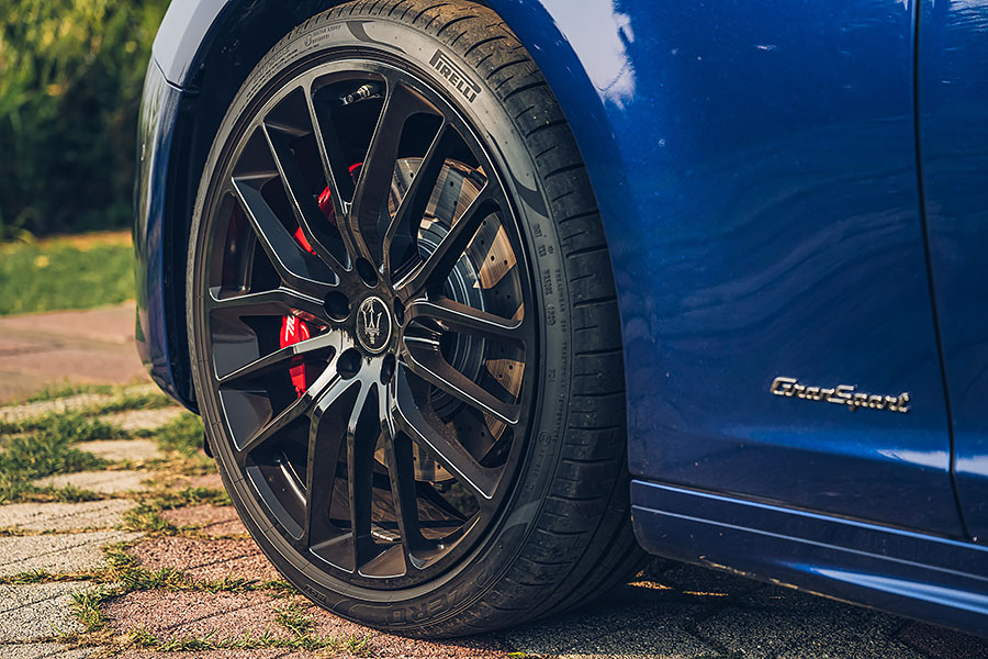 它的香並非單一的,而是綜合諸多感官刺激之大成,或許有點抽象,但人們總是拒絕不了這樣的滋味,義大利的香。