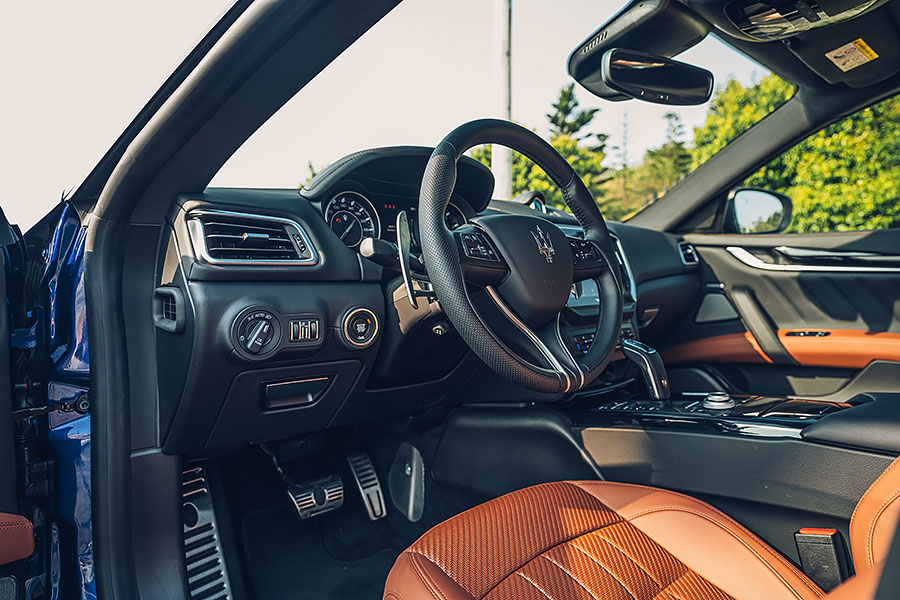 它的香並非單一的,而是綜合諸多感官刺激之大成,或許有點抽象,但人們總是拒絕不了這樣的滋味,義大利的香。