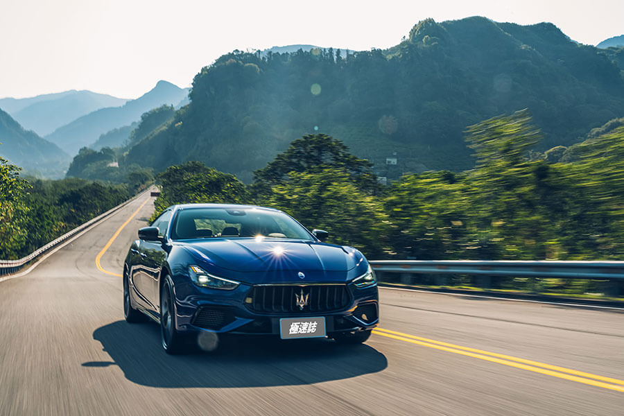 它的香並非單一的,而是綜合諸多感官刺激之大成,或許有點抽象,但人們總是拒絕不了這樣的滋味,義大利的香。