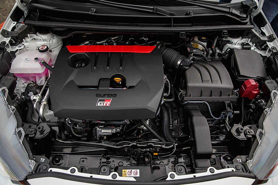 乍暖還寒的人間四月天,來輛暴力小鴨暖暖身子正好。