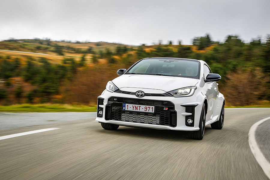 乍暖還寒的人間四月天,來輛暴力小鴨暖暖身子正好。