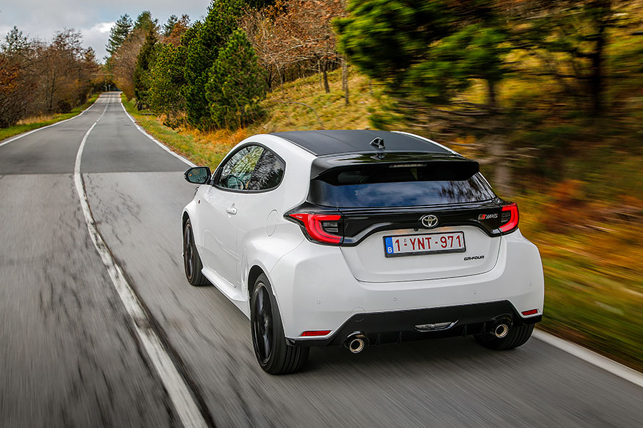 乍暖還寒的人間四月天,來輛暴力小鴨暖暖身子正好。