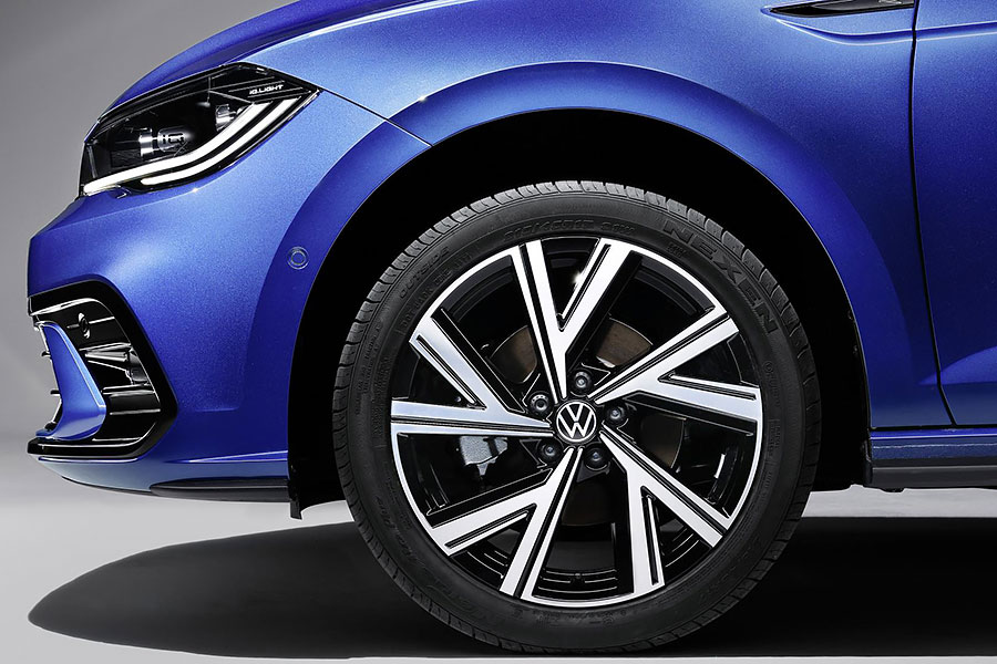 身為福斯家族的年輕代表,保羅豈有不走在流行尖端的道理。