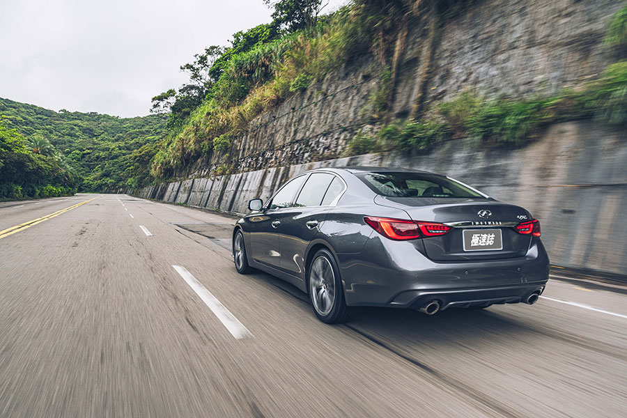 時代的變遷,對於多缸數引擎的愛好,我想是深埋在眾人心中