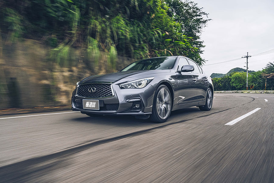 時代的變遷,對於多缸數引擎的愛好,我想是深埋在眾人心中