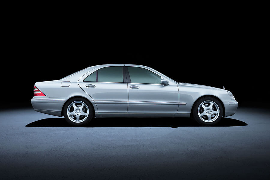 趁著W223 S-Class剛在台灣上市，TG決定來場跨時空之旅，帶領各位一同認識這款豪華三芒星的老祖宗們。