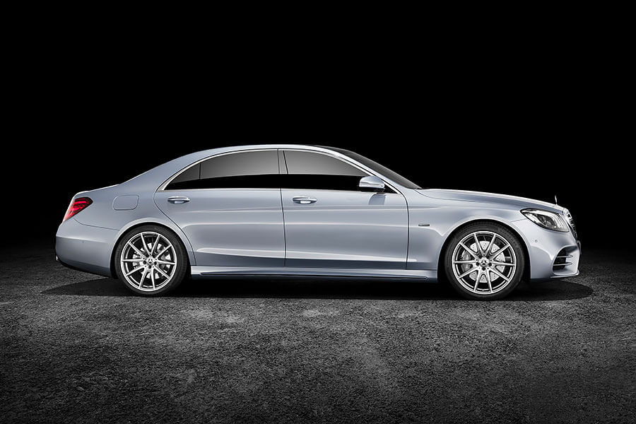 趁著W223 S-Class剛在台灣上市，TG決定來場跨時空之旅，帶領各位一同認識這款豪華三芒星的老祖宗們。