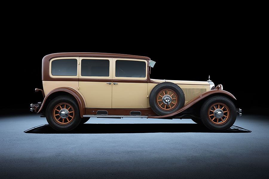 趁著W223 S-Class剛在台灣上市，TG決定來場跨時空之旅，帶領各位一同認識這款豪華三芒星的老祖宗們。