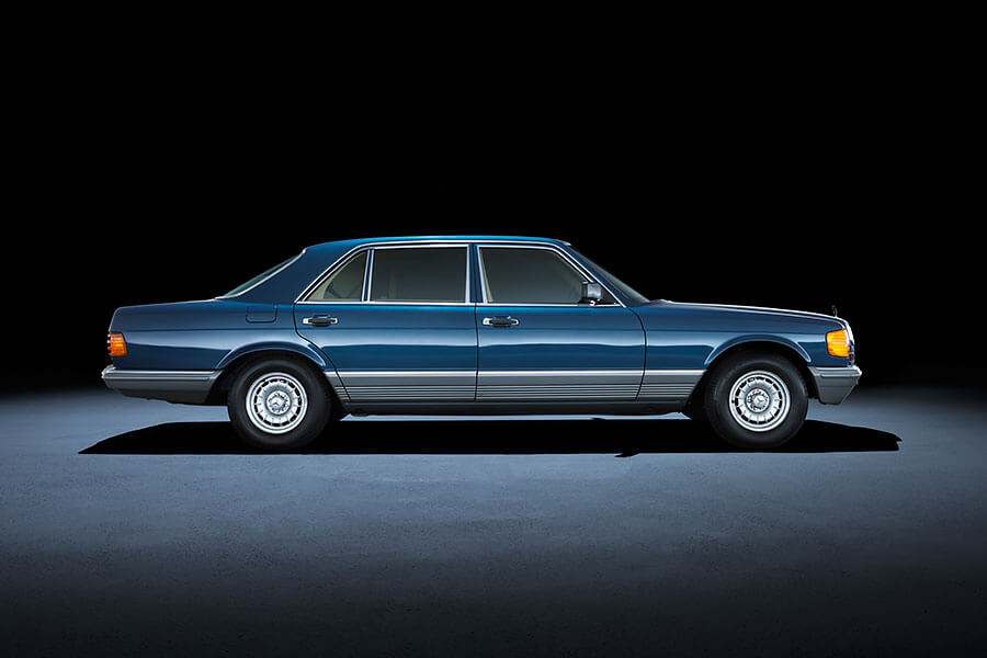 趁著W223 S-Class剛在台灣上市，TG決定來場跨時空之旅，帶領各位一同認識這款豪華三芒星的老祖宗們。