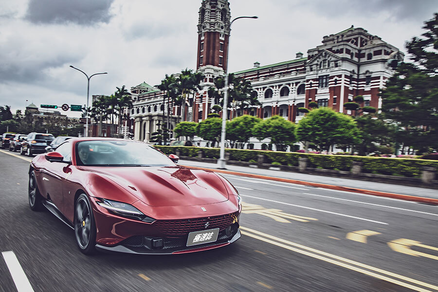 La Nuova Dolce Vita,這個詞代表對1950~60年代羅馬美好生活的懷念,也明確點出法拉利Roma的訴求。