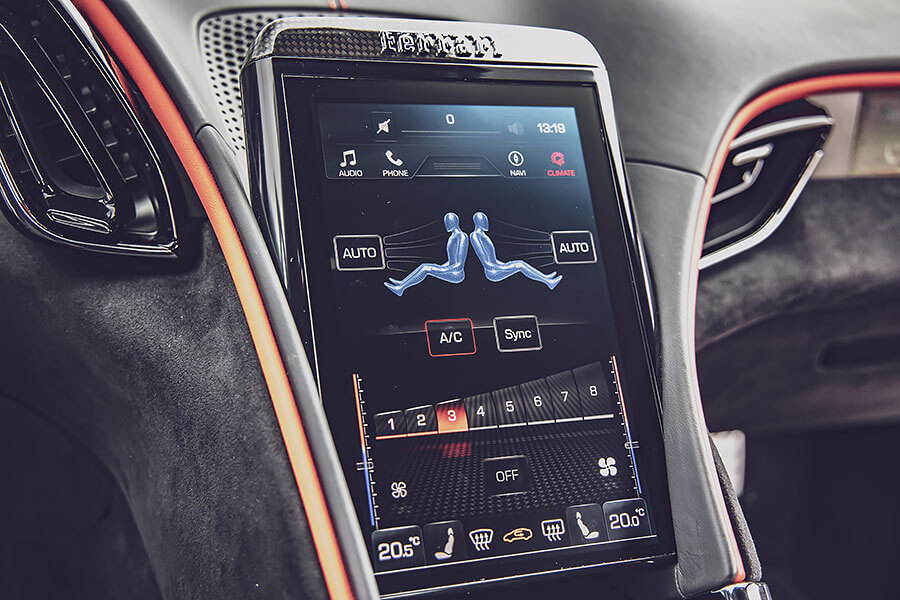 La Nuova Dolce Vita,這個詞代表對1950~60年代羅馬美好生活的懷念,也明確點出法拉利Roma的訴求。