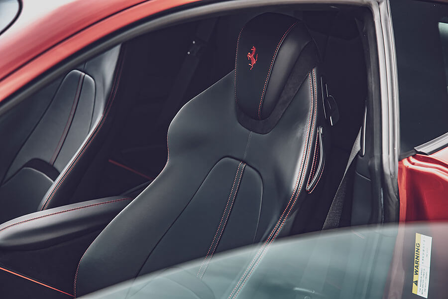 La Nuova Dolce Vita,這個詞代表對1950~60年代羅馬美好生活的懷念,也明確點出法拉利Roma的訴求。