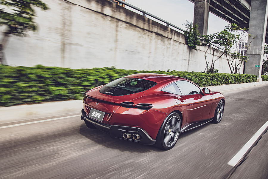 La Nuova Dolce Vita,這個詞代表對1950~60年代羅馬美好生活的懷念,也明確點出法拉利Roma的訴求。