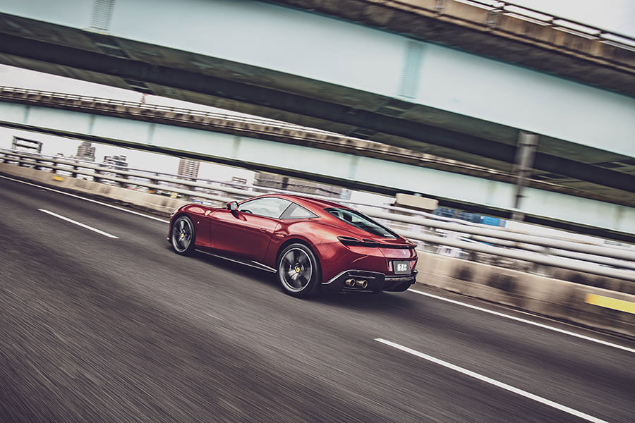 La Nuova Dolce Vita,這個詞代表對1950~60年代羅馬美好生活的懷念,也明確點出法拉利Roma的訴求。