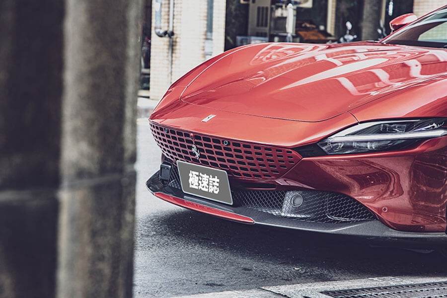 La Nuova Dolce Vita,這個詞代表對1950~60年代羅馬美好生活的懷念,也明確點出法拉利Roma的訴求。