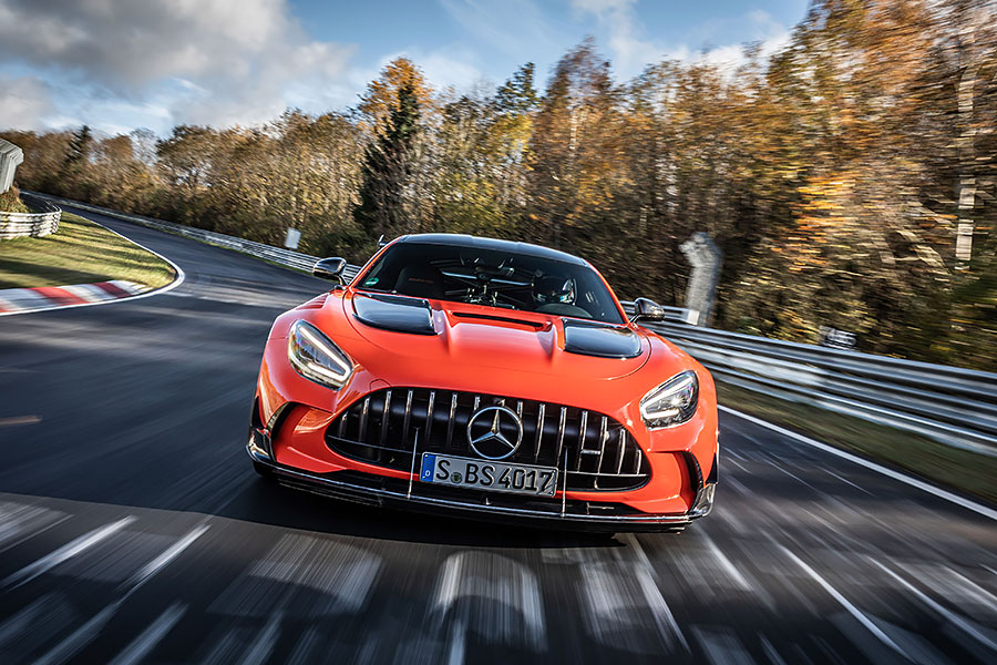 聽說眾家車廠都在推出黑色系車型,但有辦法向AMG GT Black Series黑得如此迷人嗎?