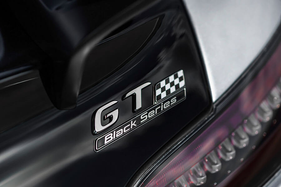 聽說眾家車廠都在推出黑色系車型，但有辦法向AMG GT Black Series黑得如此迷人嗎？