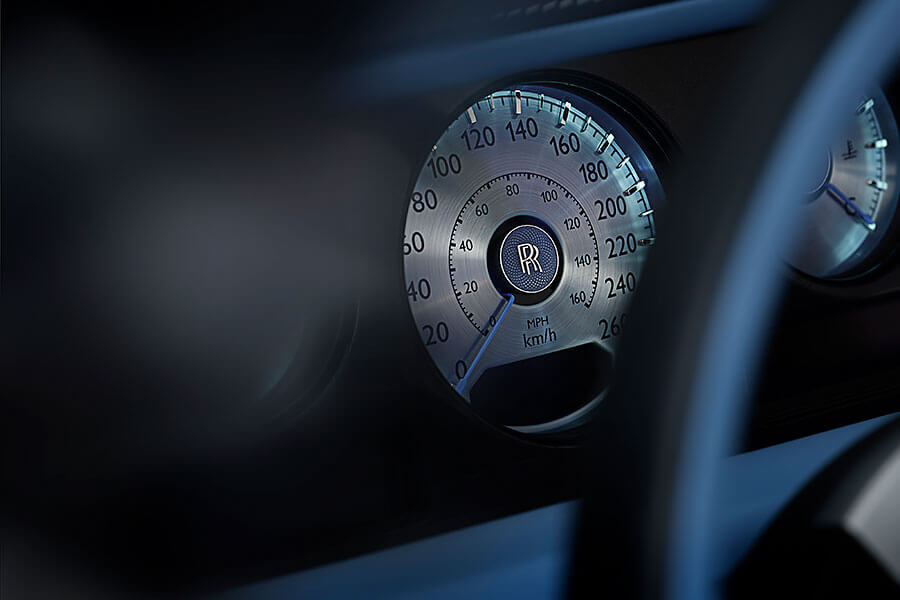 陸上行舟絕非什麼天方夜譚,交給老經驗的勞斯萊斯一切都能搞定。