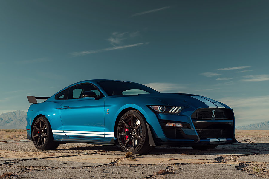 車上碳纖維愈多愈好，但是如果能夠一次配置四咖碳纖維輪圈更好。