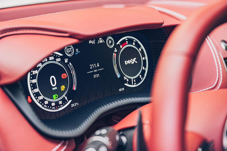 你我都好奇馬丁會用哪種手法造休旅,畢竟DBX可是蓋登Gaydon賦予厚望的大樹。