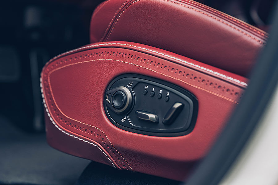 你我都好奇馬丁會用哪種手法造休旅,畢竟DBX可是蓋登Gaydon賦予厚望的大樹。