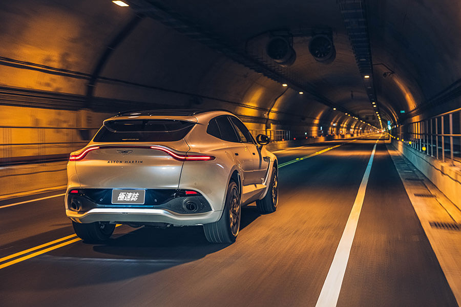 你我都好奇馬丁會用哪種手法造休旅,畢竟DBX可是蓋登Gaydon賦予厚望的大樹。