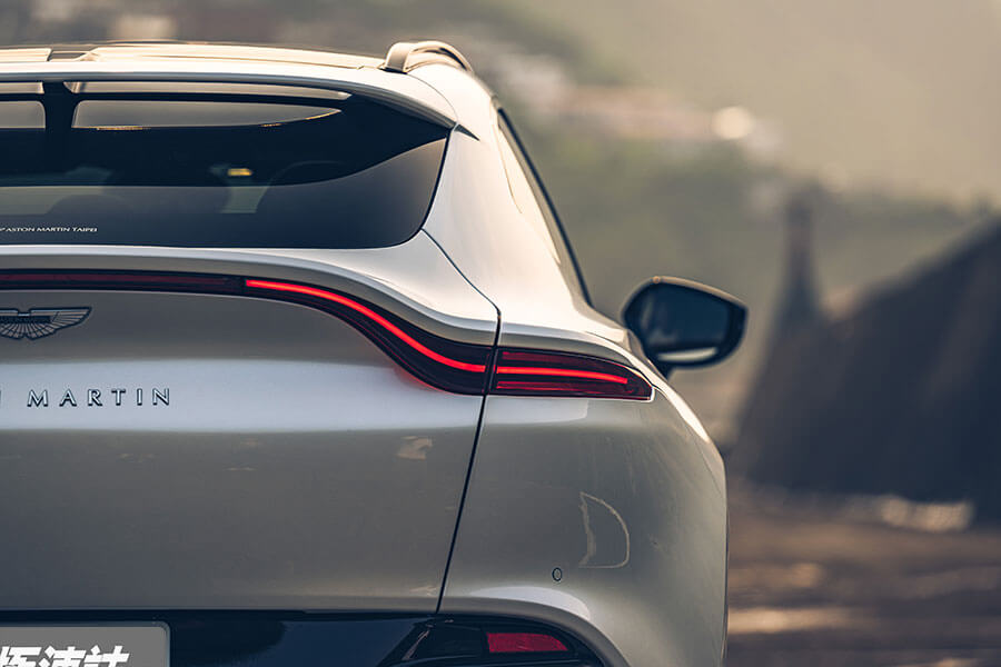 你我都好奇馬丁會用哪種手法造休旅,畢竟DBX可是蓋登Gaydon賦予厚望的大樹。