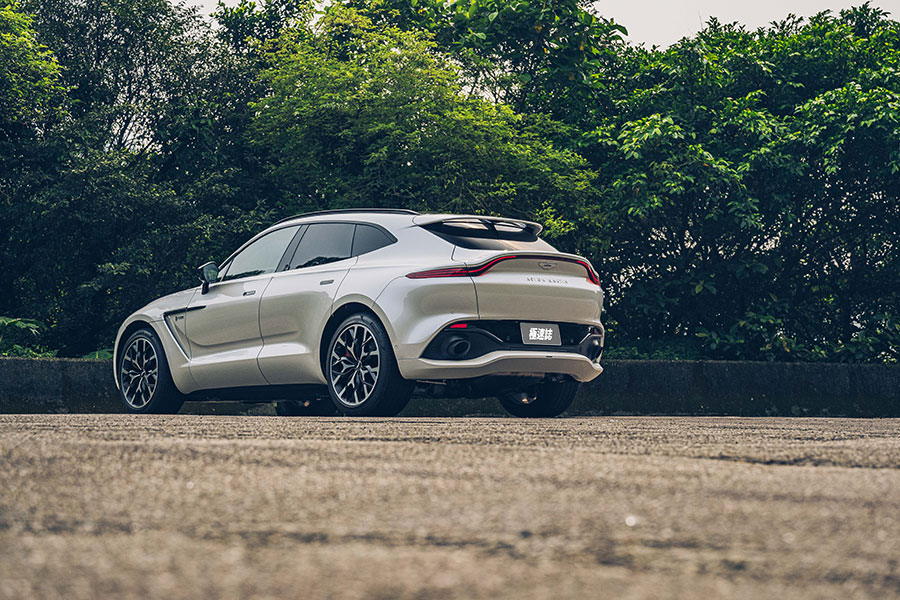 你我都好奇馬丁會用哪種手法造休旅,畢竟DBX可是蓋登Gaydon賦予厚望的大樹。