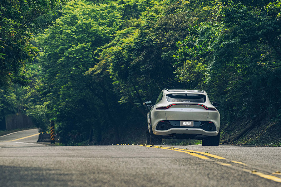 你我都好奇馬丁會用哪種手法造休旅,畢竟DBX可是蓋登Gaydon賦予厚望的大樹。